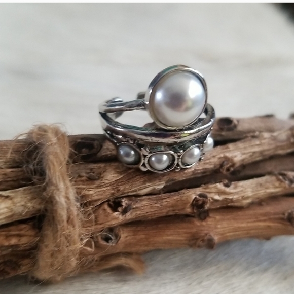 Pearl Solitaire Ring - Picture 3 of 7